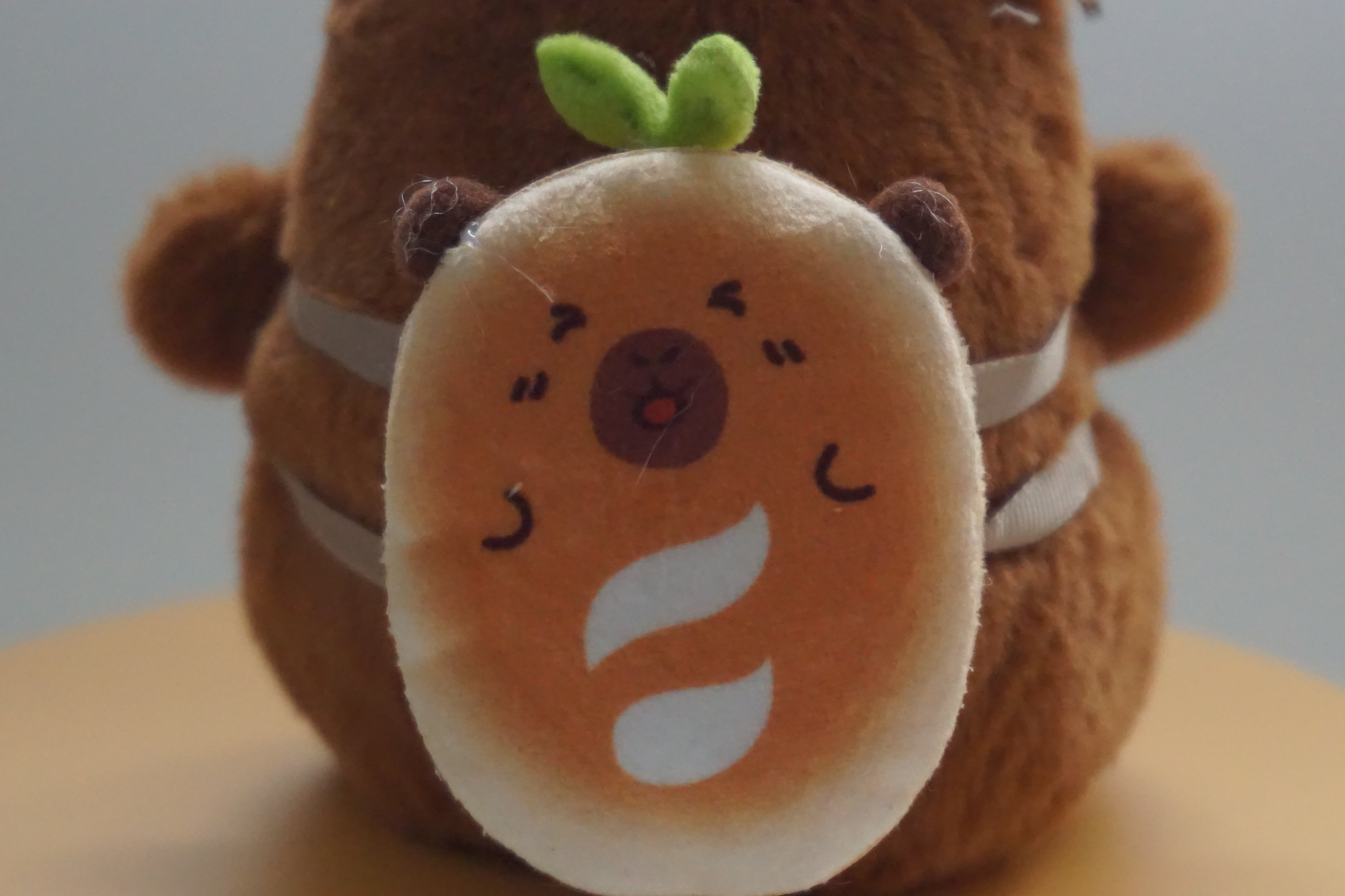 Capy Buddy – Capybara Plüsch-Anhänger für Tasche & Rucksack