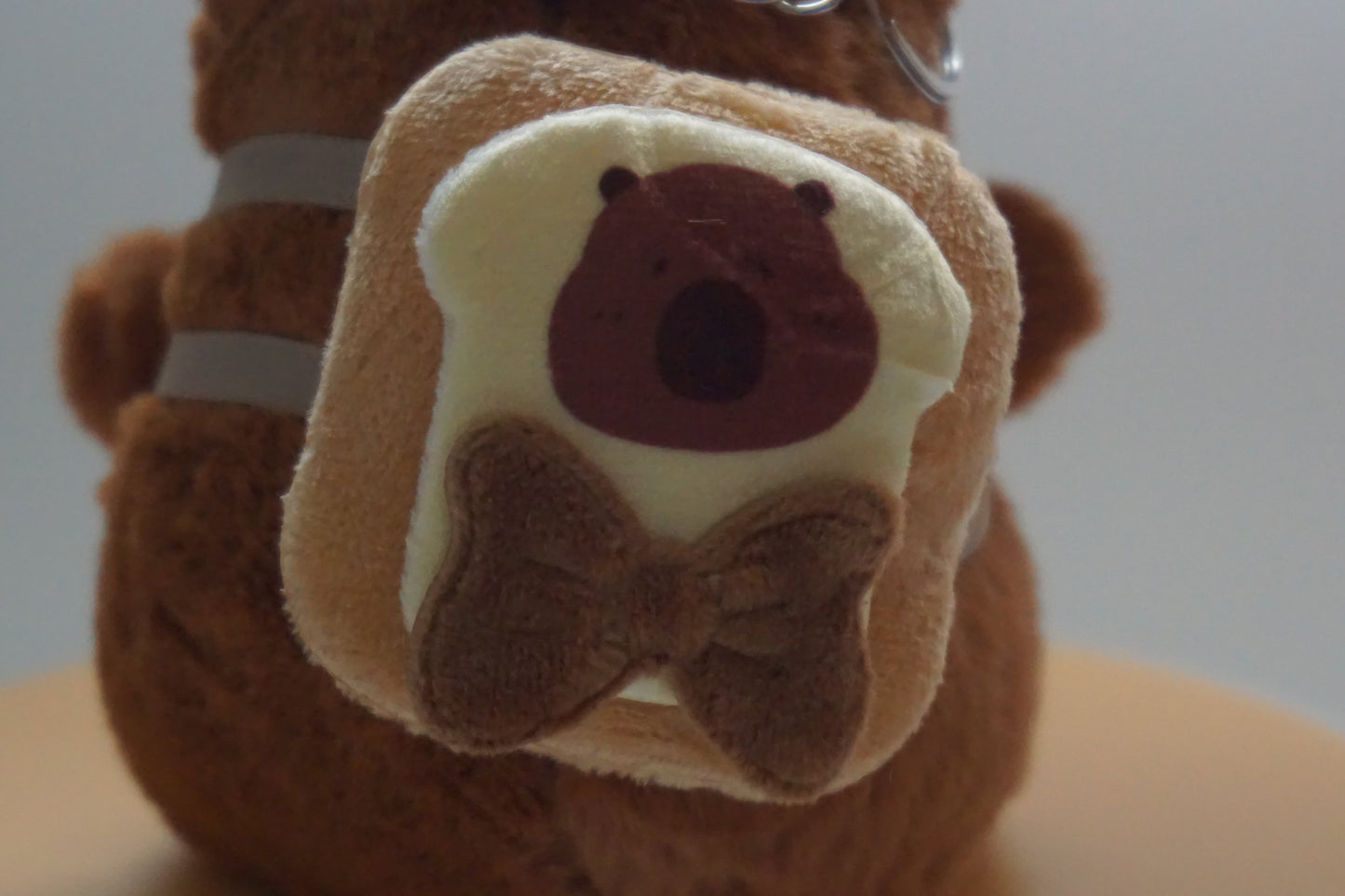 Capy Buddy – Plyšový capybara přívěsek na kabelky a batohy