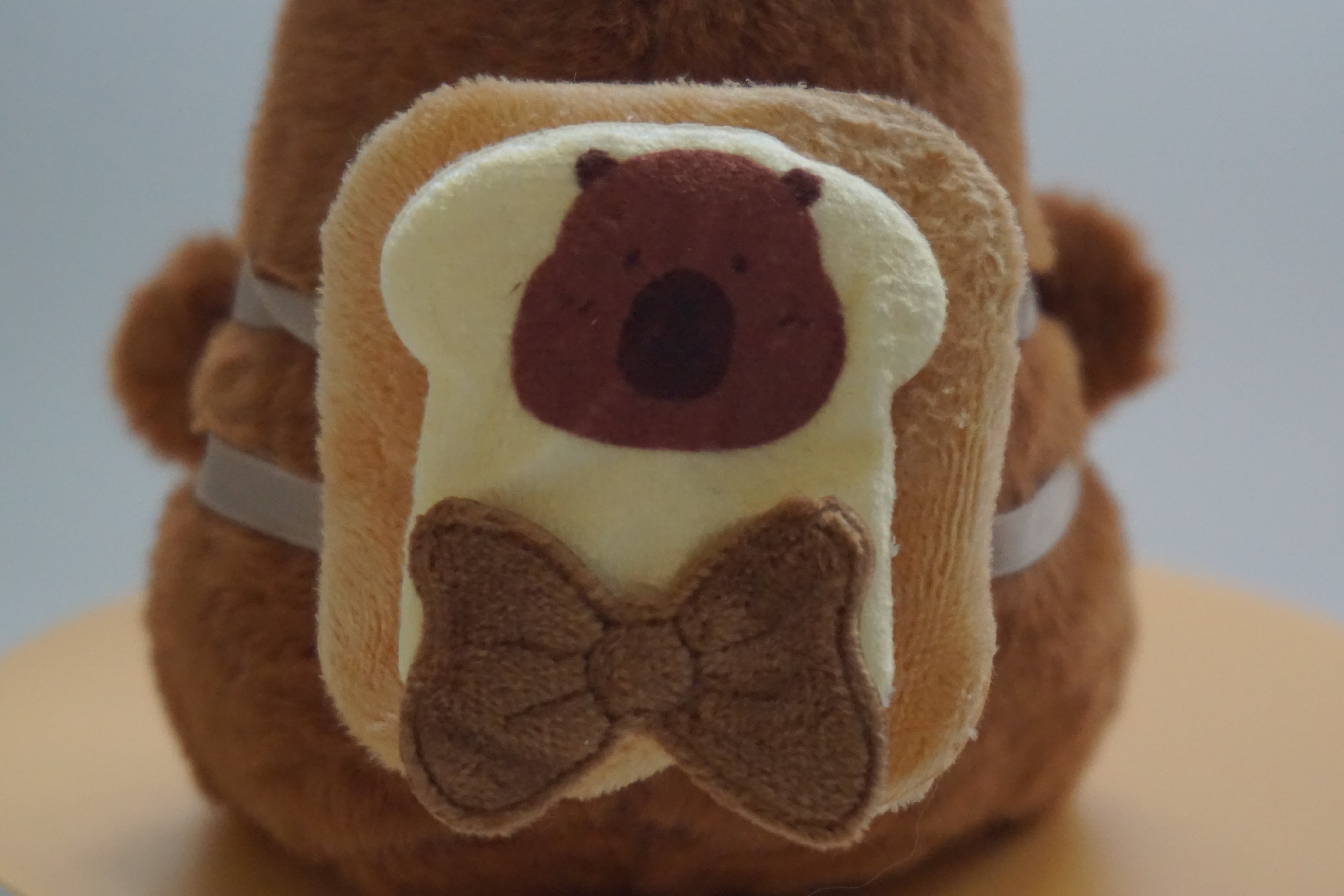 Capy Buddy – Capybara Plüsch-Anhänger für Tasche & Rucksack