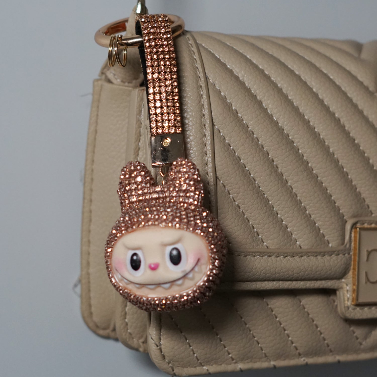 The Crystal Monsters – Glitzer Anhänger für Schlüssel, Tasche & Rucksack