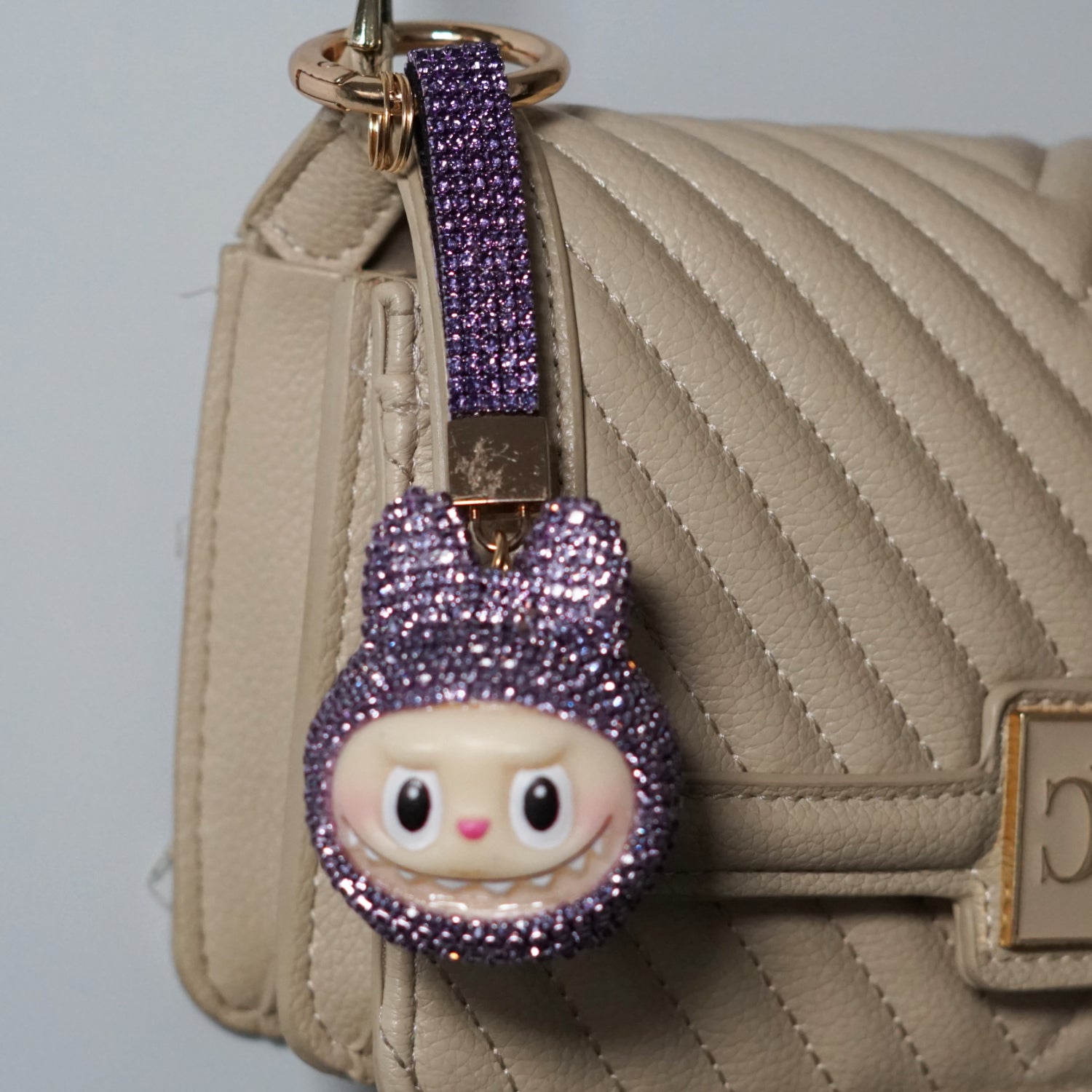 The Crystal Monsters – Glitzer Anhänger für Schlüssel, Tasche & Rucksack