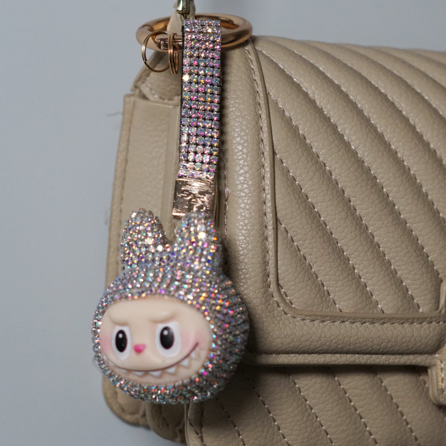 The Crystal Monsters – Glitzer Anhänger für Schlüssel, Tasche & Rucksack