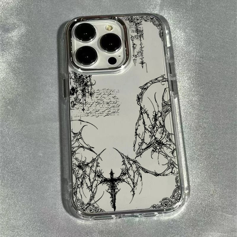 Transparente iPhone-Hülle mit schwarzem Gothic-Fledermaus- und Kreuz-Motiv, filigrane Ranken, Rückansicht