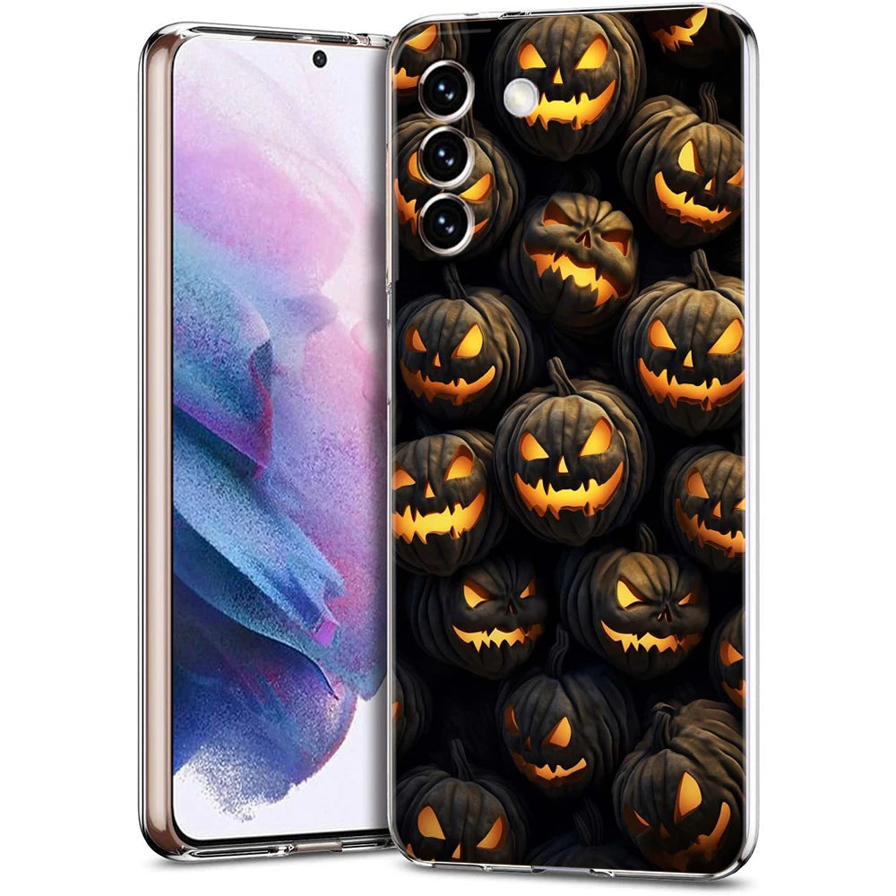 Transparente Samsung Galaxy TPU-Hülle mit dunklen, schwarzen Jack-o'-Lantern-Kürbissen mit orange glühenden Augen auf schwarz